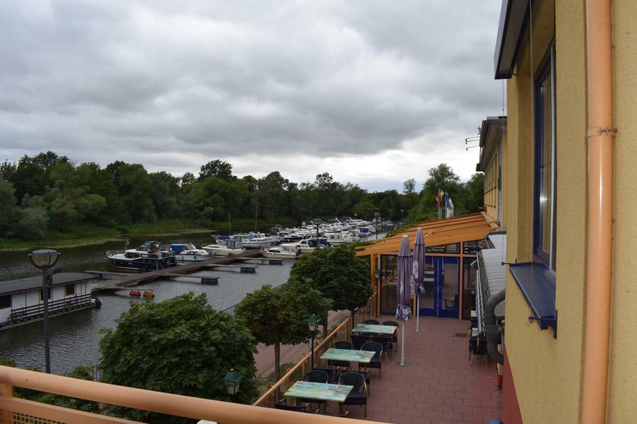 Hotel Garni "Am Hafen" Havelberg Exterior foto